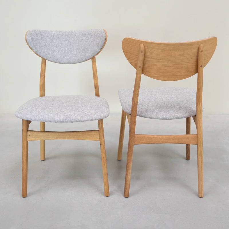 Set da 2 o 4 sedie da pranzo in rovere massiccio Maxwell, imbottite | NordicStory