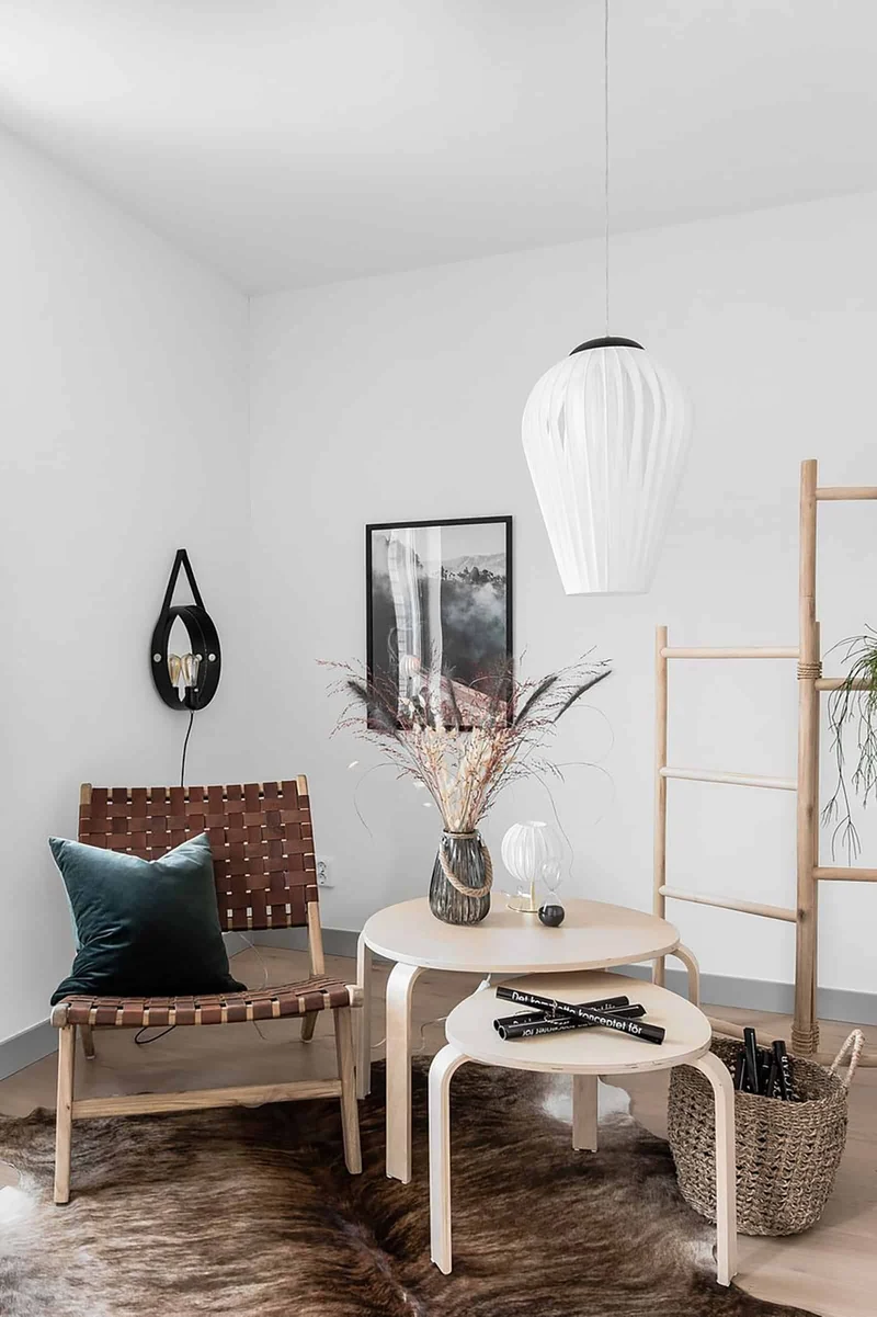 Lampada a sospensione SWEA in tessuto bianco by Globen Lighting