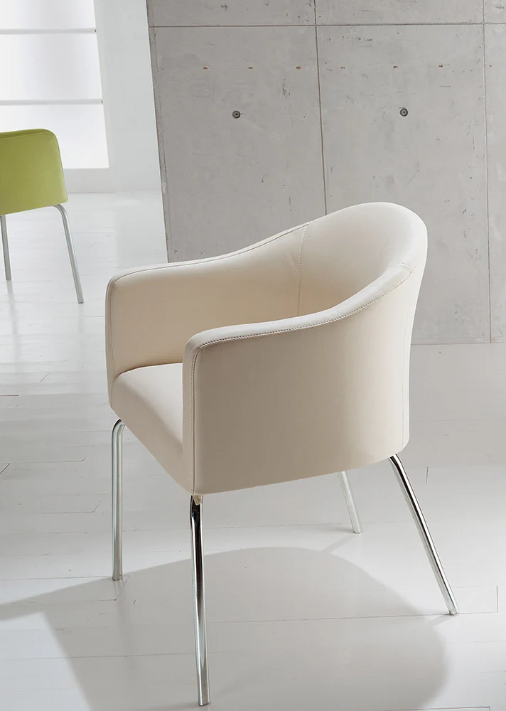 Moon - Poltroncina design moderno rivestita in ecopelle cm 57x55x79h - vari colori